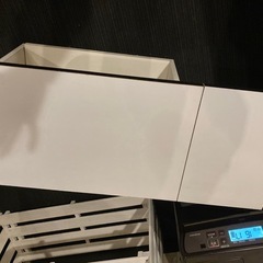 形が変わるテレビ台の画像