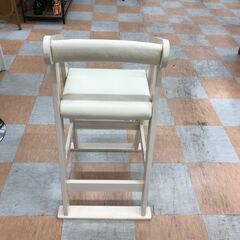＼家具＊家電のお店／【ｼﾞｬﾝｸﾞﾙｼﾞｬﾝｸﾞﾙ石川金沢店】 キッズチェア 木製 白 W(幅)34.5×D(奥行き)45.5×H(高さ)75.8cm ※クリーニング済みの画像