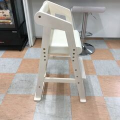 ＼家具＊家電のお店／【ｼﾞｬﾝｸﾞﾙｼﾞｬﾝｸﾞﾙ石川金沢店】 キッズチェア 木製 白 W(幅)34.5×D(奥行き)45.5×H(高さ)75.8cm ※クリーニング済みの画像
