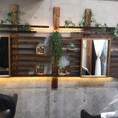 自然派美容師さん大募集‼️天然100%ヘナ専門サロンなのでアレルギー持ちの美容師さんでも心配なく働いて頂けます！店内は一切パーマ液やカラー剤の匂いもしません。の画像