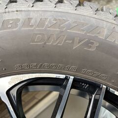 【バリ溝・2022年製】ブリヂストン ブリザック DM-V3 235/60R18 スタッドレスタイヤ・ホイール4本セットの画像