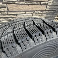 【バリ溝・美品】ブリヂストン ブリザックVRX 215/55R17 ＆ 17インチホイール 4本セット (PCD100 5穴)の画像