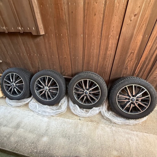 TOYO TIRES 15インチホイールセット　2024製造　スタッドレス