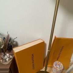 ルイヴィトンの箱と袋の画像