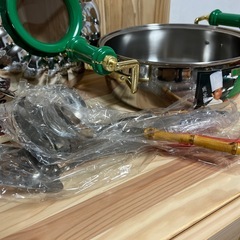 お盆、周富徳鍋、お玉等の画像