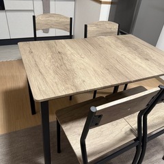 ダイニングテーブル　4人がけの画像