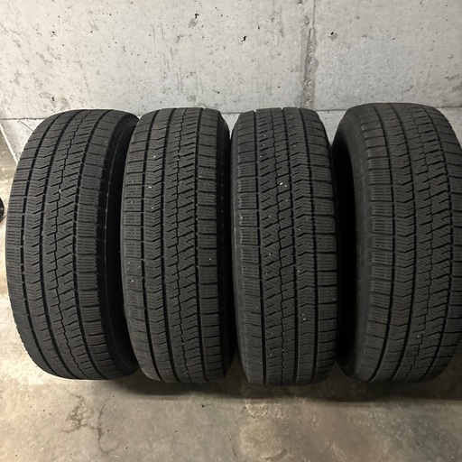 ブリヂストン　冬タイヤのみ　16インチ　215/65R16 98Q
