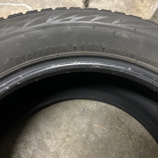 ブリヂストン　冬タイヤのみ　16インチ　215/65R16 98Q