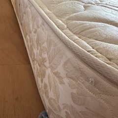 【11/3まで】【高級マットレス】シモンズ・シングル・ゴールデンバリュー(ご希望の場合、シーツ付き)の画像