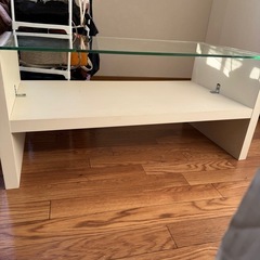 ガラステーブルの画像