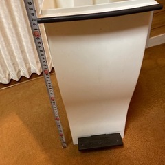 kucdスリムペダル ゴミ箱の画像