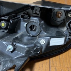 ノア90純正テールランプ
の画像