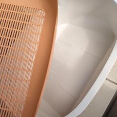 ペット用品おまとめ（トイレ、フードボウル、爪とぎ）の画像