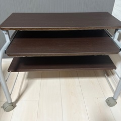 パソコンデスクの画像