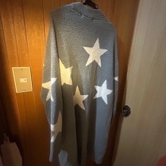 ボーイズルーム BOYSRoom グレー 星が可愛い カーディガン ゆったり 汚れありの画像
