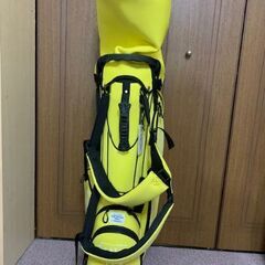 かわいいニコちゃんマークのビビットイエローカラー！ゴルフキャディバッグの画像