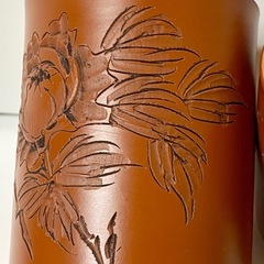 湯呑み 手造り甚秋陶苑 常滑焼 朱泥 牡丹　梅花の画像