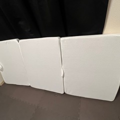 コンパクト 3つ折りマットレス の画像