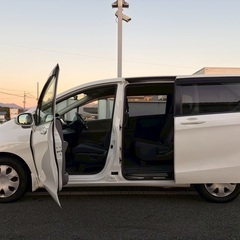 8人乗り☆走行10万キロ☆月々1.2万円〜分割払い可❗️車検2年付き！大人気☆HONDA フリード☆Bluetooth対応ナビ付き☆走行中DVD見れます☆ETC付き☆電動スライドドア付き☆ドライブレコーダー付きのフル装備☆‼️の画像
