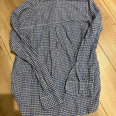 ユニクロレディスブラウスの画像