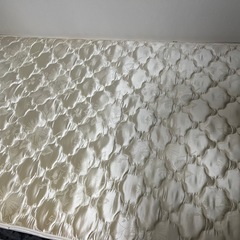 ベットフレーム、マットレスの画像