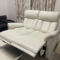 リクライニングソファーの画像