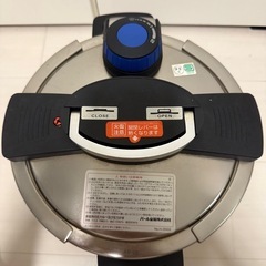 パール金属　圧力鍋　ステンレス製　中型　安全ロック機能付きの画像