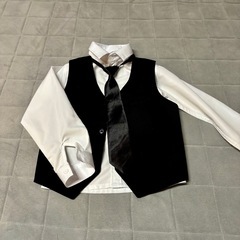 子供スーツ　5点セットの画像