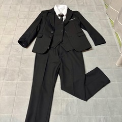 子供スーツ　5点セットの画像