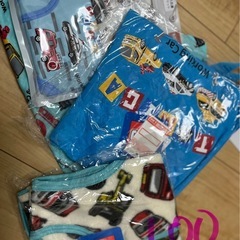 100 キッズ　服の画像