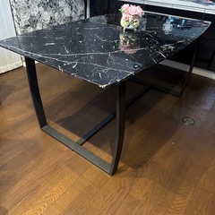 人工大理石ダイニングテーブル、椅子
の画像