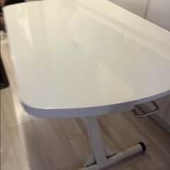 昇降式テーブルの画像