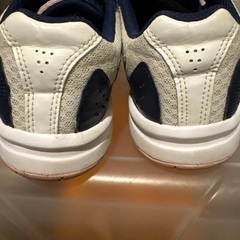 テニスシューズの画像