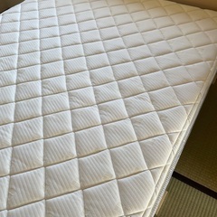 ニトリ　セミダブルベッドの画像