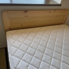 ニトリ　セミダブルベッドの画像
