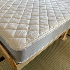 ニトリ　セミダブルベッドの画像