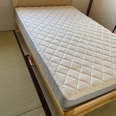 ニトリ　セミダブルベッドの画像