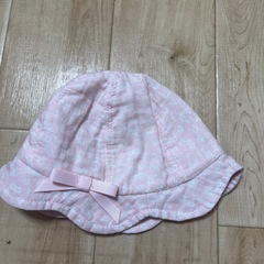 H＆Mの服➕西松屋帽子
の画像