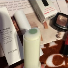 大幅お値下げしました‼️95%OFF❣️【新品未使用】TIRTIRハイライター&dinseeスティック日焼け止め&LBアイシャドウ&リップ 4点セット💄💋の画像