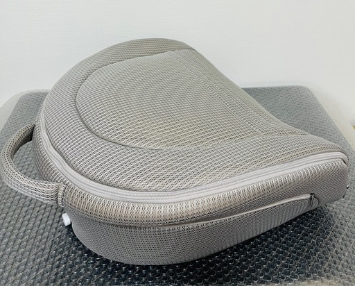 ネオママイズム、グレーのベビーベッドインベッド