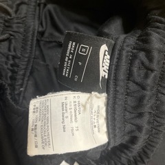 ナイキのジャージズボンの画像