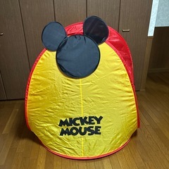 Disney logos テントの画像