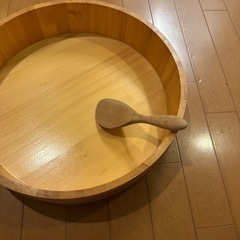 【差し上げます】寿司桶 しゃもじ付の画像