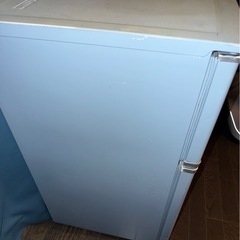 2018年製 HerbRelax　YRZ-C09B1　ヤマダ電機オリジナル　直冷式冷蔵庫　(90L)の画像