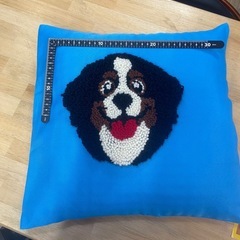 バーニーズマウンテンドッグクッションの画像