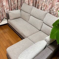 3人掛けカウチソファーの画像