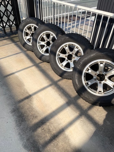 プラド150系
スタッドレスタイヤ・ホイールセット