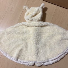 bebe 
耳付きポンチョの画像