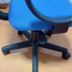 オフィスチェア デスクチェア キャスター付き ブルーの画像