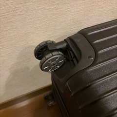 受け渡し予定者あり　
スーツケース　ブラック　 無料の画像